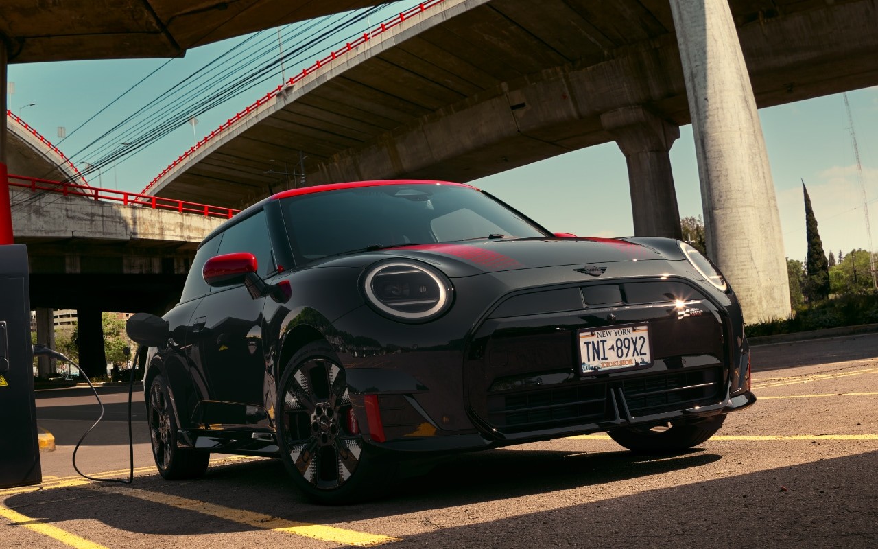 TÄISELEKTRILINE MINI COOPER JCW E